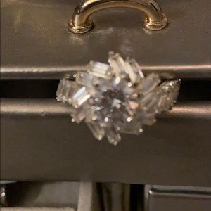 Pretty zirconia ring various cuts